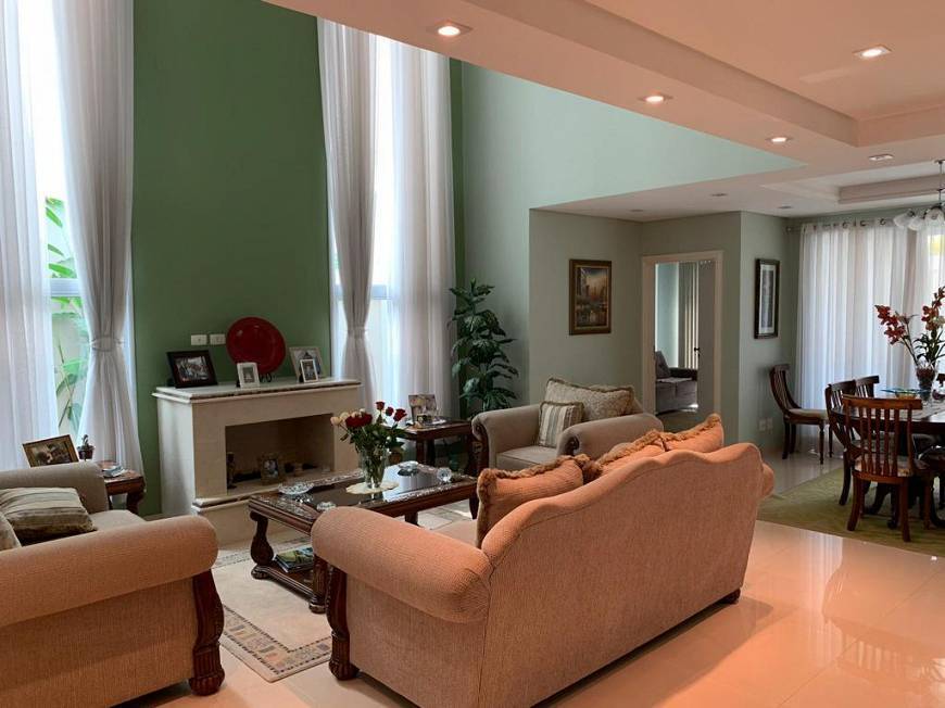 Casa com excelente acabamento, construída há 9 anos!