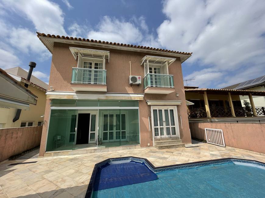 Casa 4 suítes Residencial 4 Alphaville Próxima a portaria!!