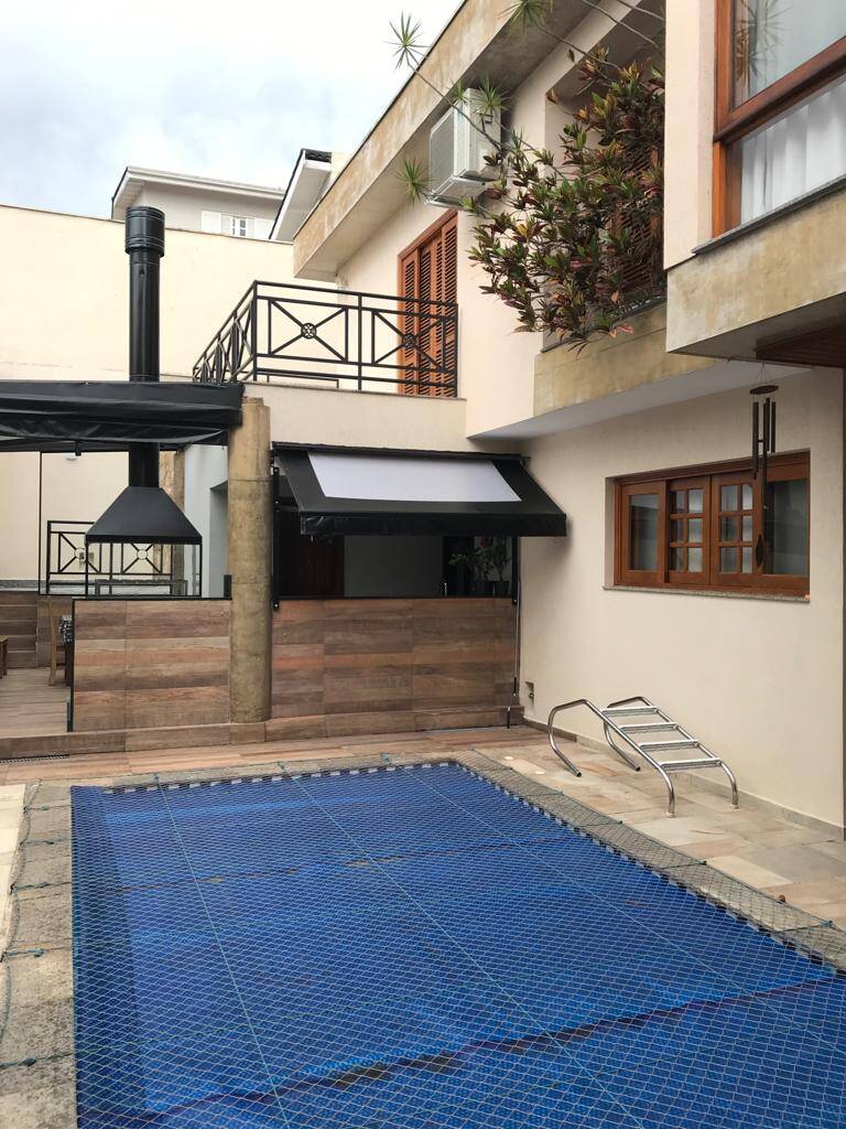 Casa Reformada em Alphaville no Residencial 11!!!