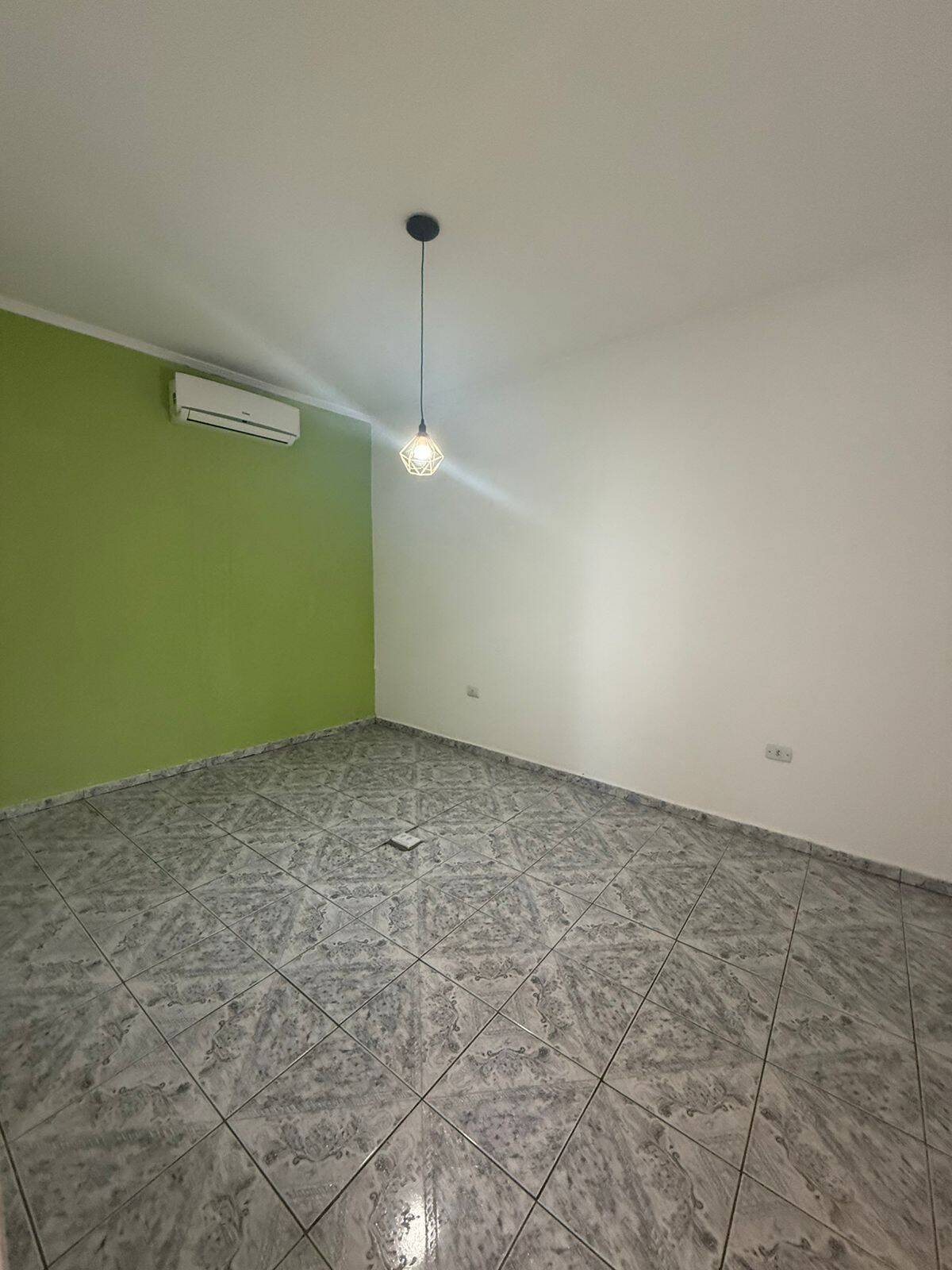 Sala Comercial para Locação na Av. Inocêncio Seráfico