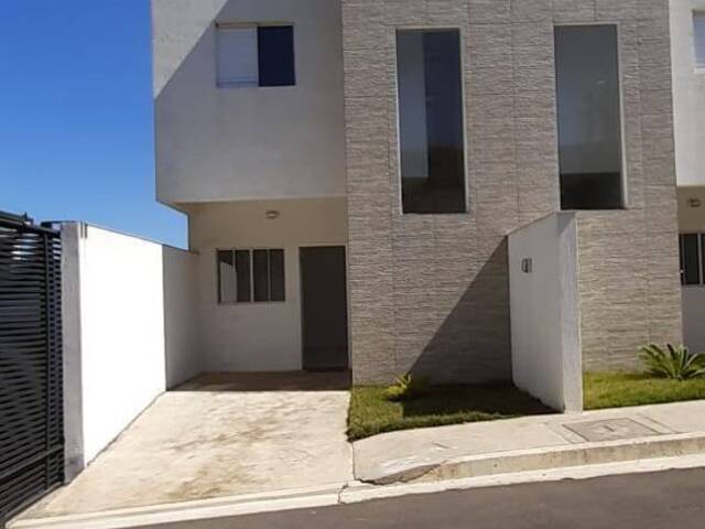 Casa para Venda em Santana de Parnaíba - 3