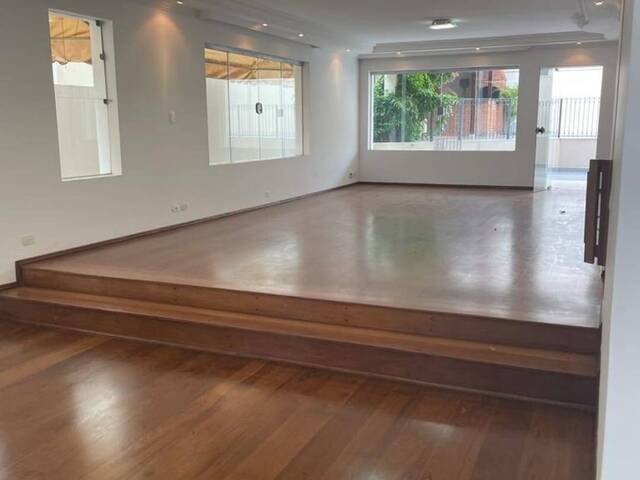 Casa para Venda em Santana de Parnaíba - 5