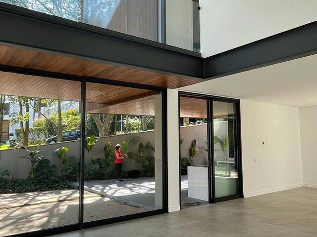 Casa para Venda em Santana de Parnaíba - 2