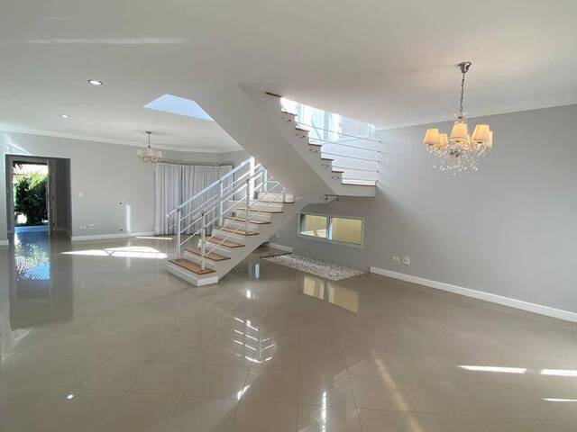 #2253 - Casa para Venda em Santana de Parnaíba - SP