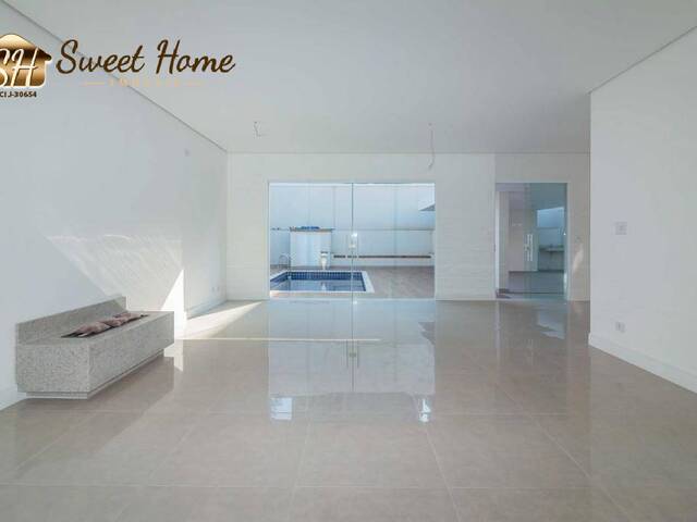 Casa para Venda em Santana de Parnaíba - 5