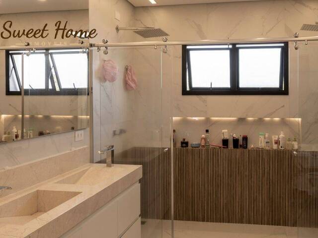 Casa para Venda em Santana de Parnaíba - 5